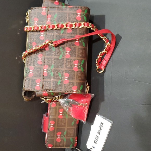 Steve Madden brown plaid checkered look and cherry print bglory red snap wallet - Picture 11 of 12